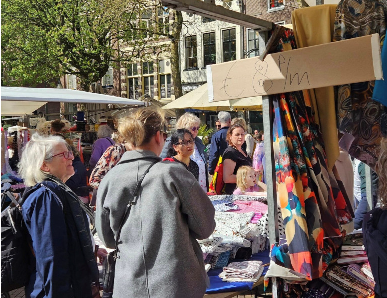 Stoffenmarkt komende zondag op de Brink